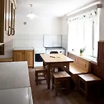 Pocitniska Hisa Pod Rajhovko 펜션 *